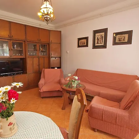 Apartmán With Big Garden 439 Fažana